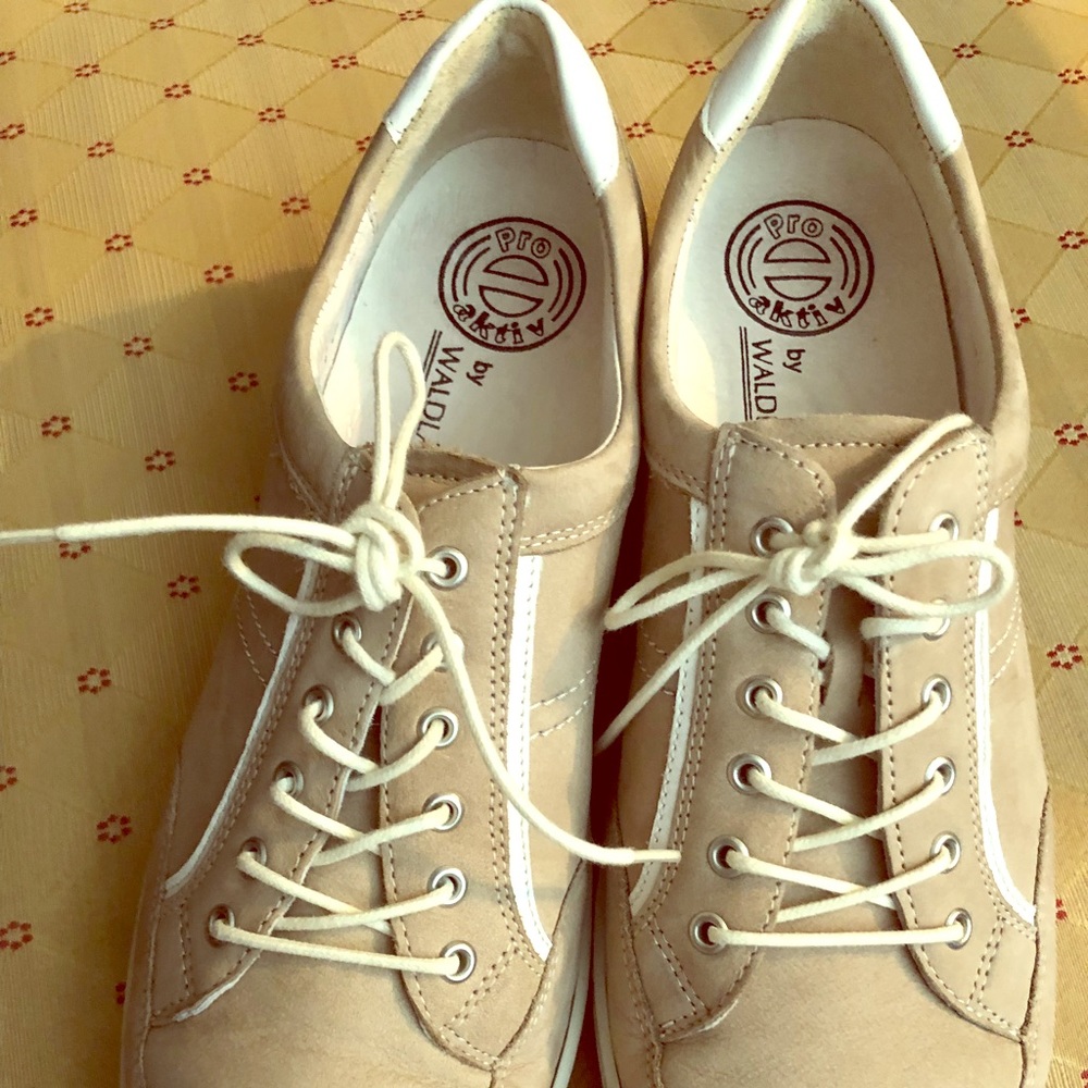 Waldlaufer leather sneaker made in Hungry